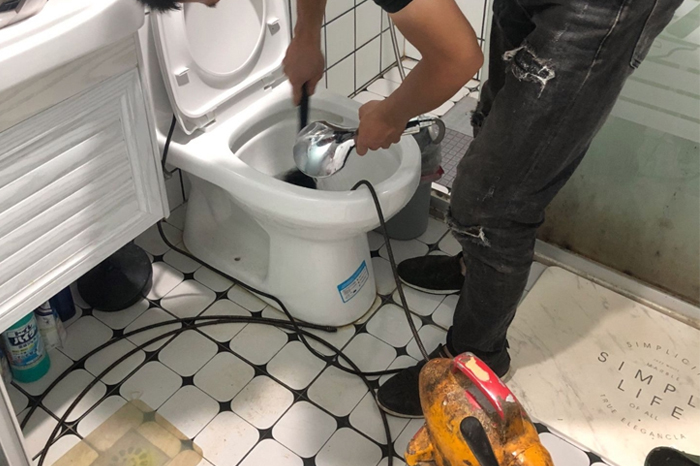 潭牛镇马桶堵塞自己疏通还是找师傅?专业上门服务让你省时更省心